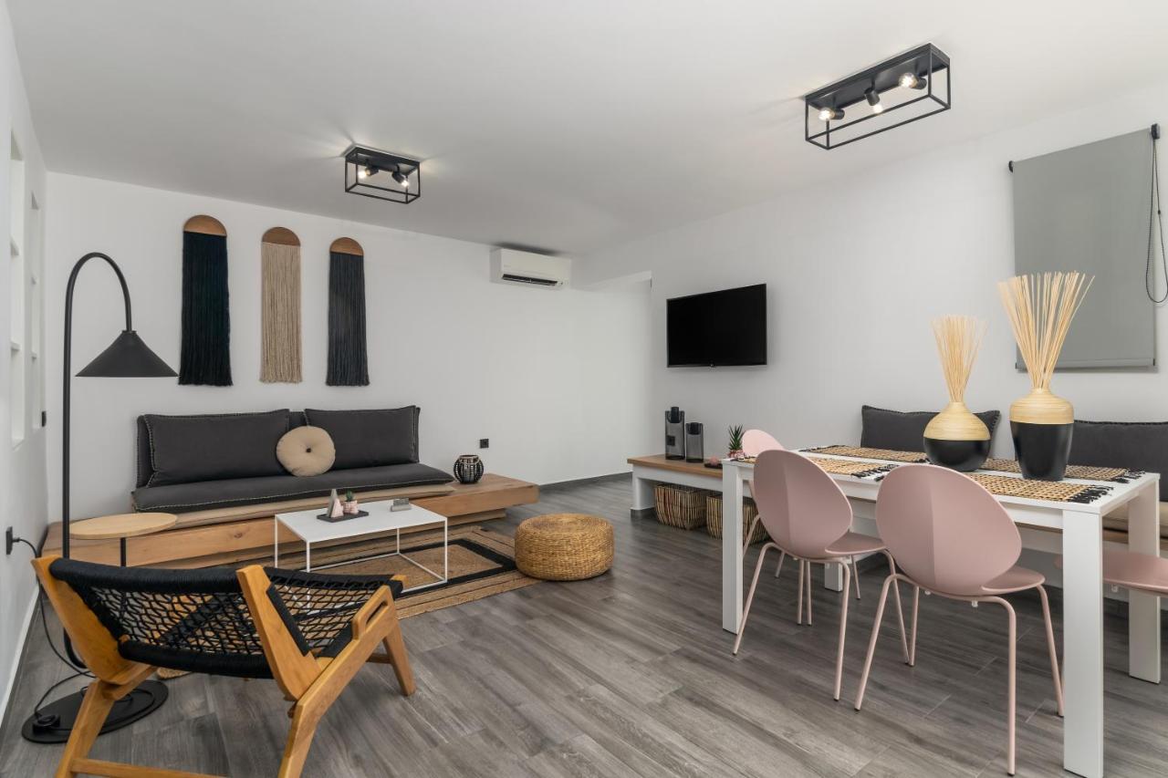 Margaret'S Unique Apartment Peran Triovasalos Екстер'єр фото